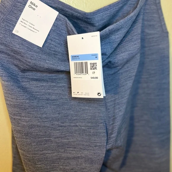 ✨SOLD✨ Nike One Biker shorts Medium - Picture 6 of 10